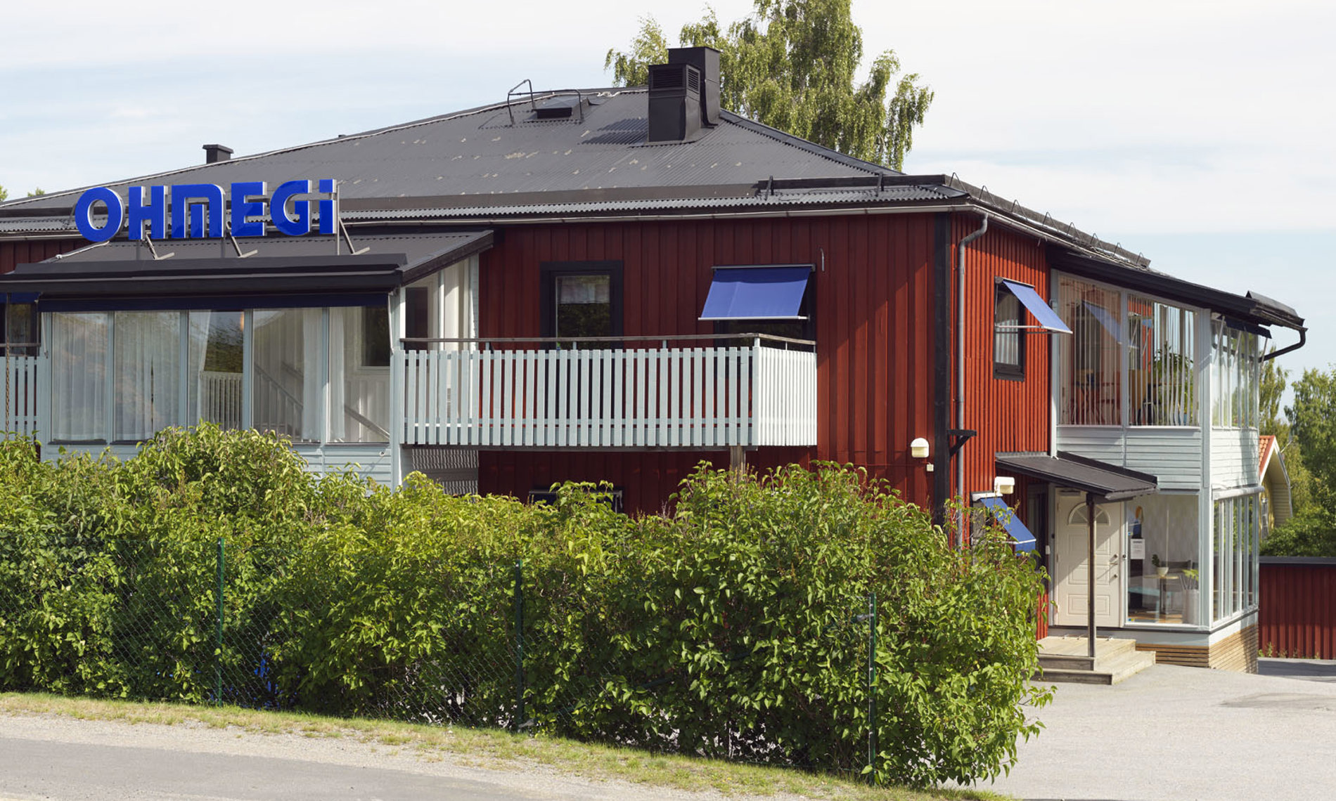 ohmegi-byggnad-hela.jpg